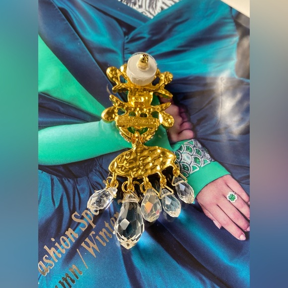 STUNNING RUNWAY surrealist earrings Schiaparelli design - Picture 3 of 4